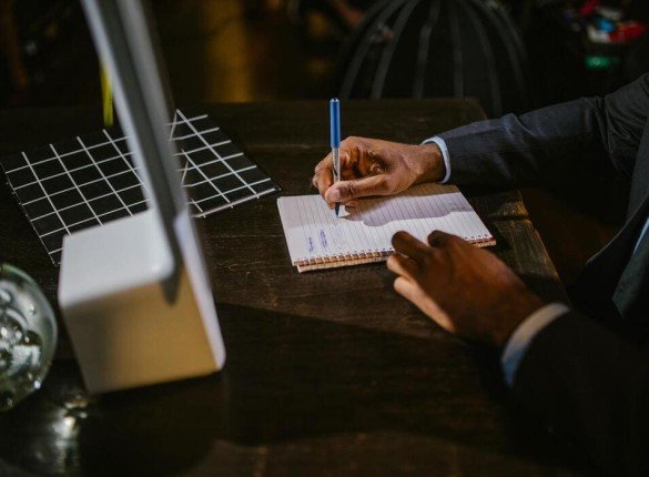 Online Learning Platforms for Multilingual Students